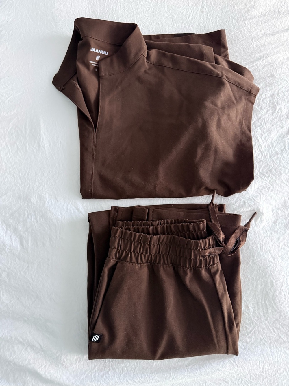 Jaanuu Dark Brown Scrub Set - Small